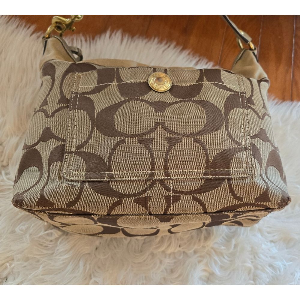 Coach Signature Monogram ** - Picture 6 of 10